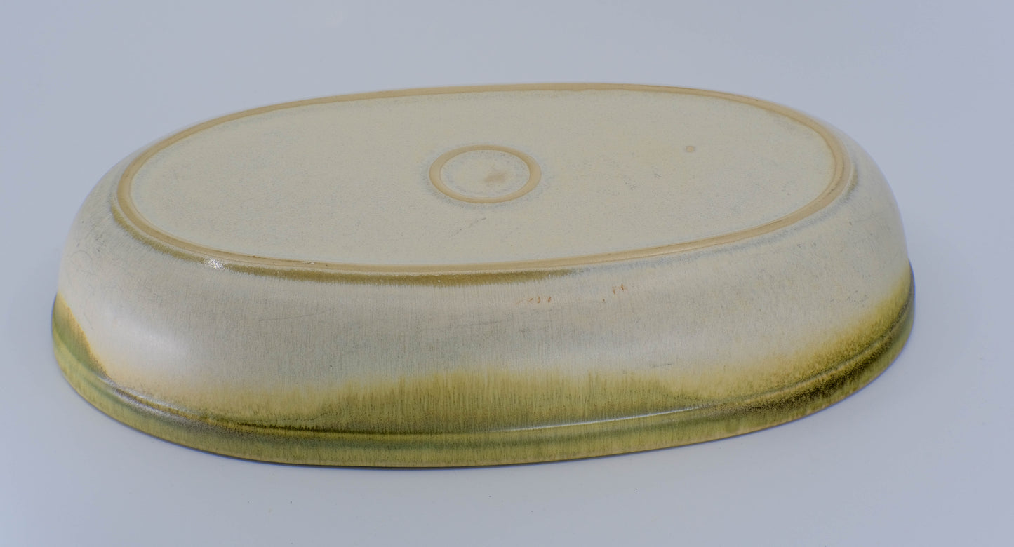 Oval green haresfur glaze dish