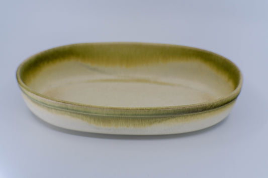 Oval green haresfur glaze dish