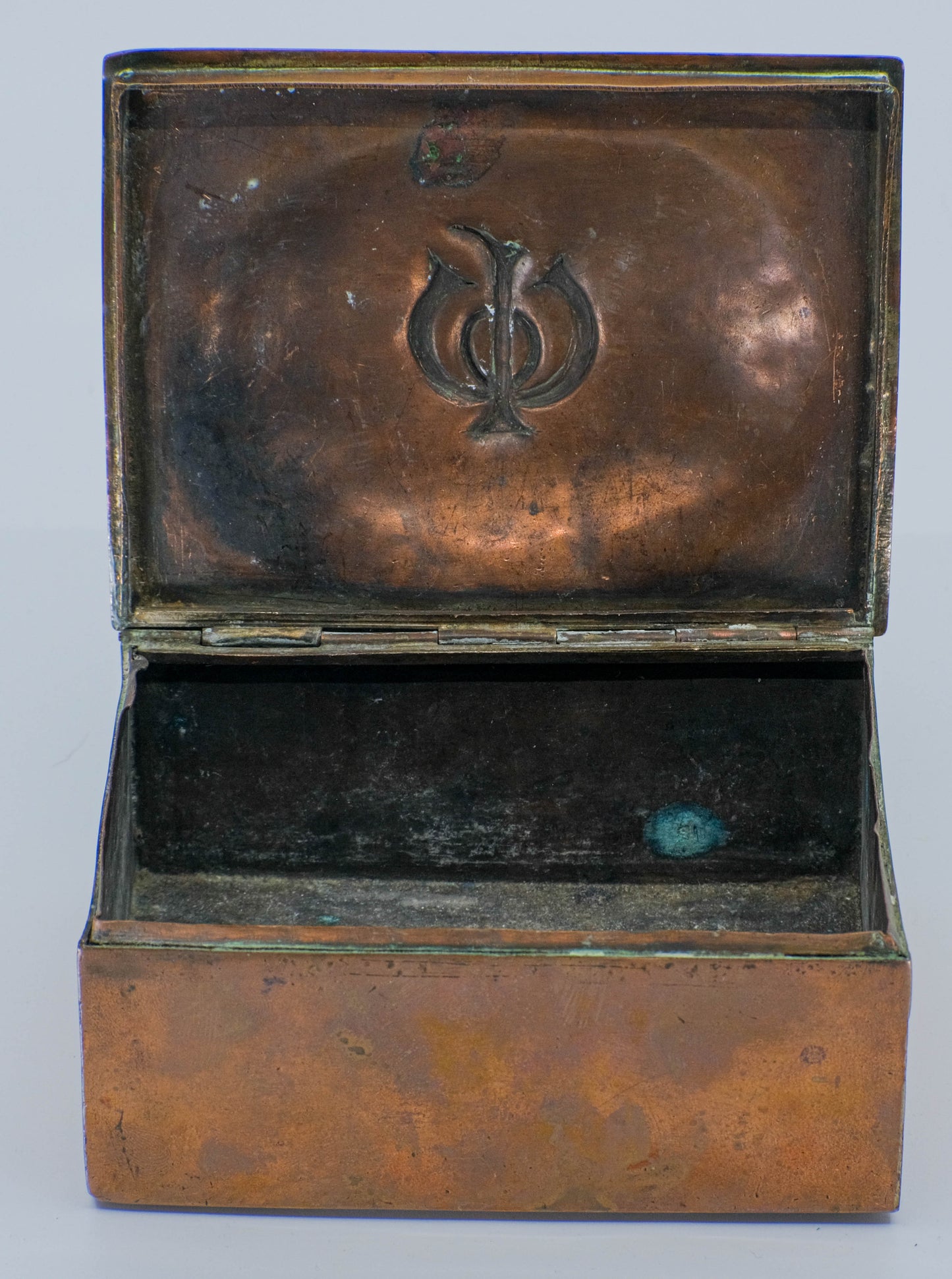 Arts and craft copper hinged lid box.